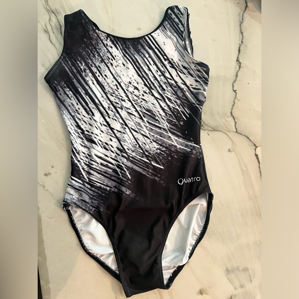 Quatro Leotard sleeveless size adult small ASM
